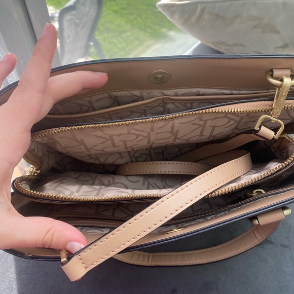 CALVIN KLEIN bag - Picture 3 of 5